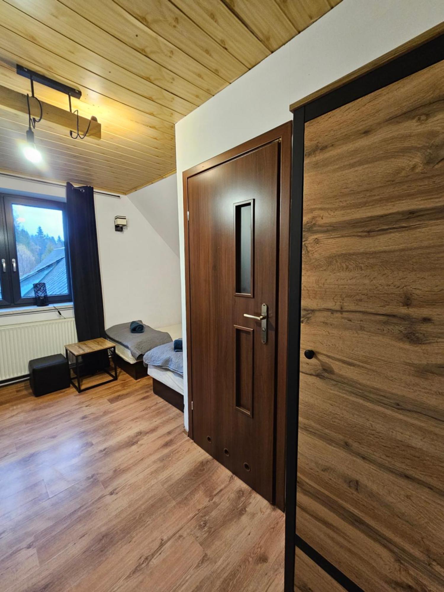 Zawoja Nad Korona Z Jacuzzi Villa Bagian luar foto