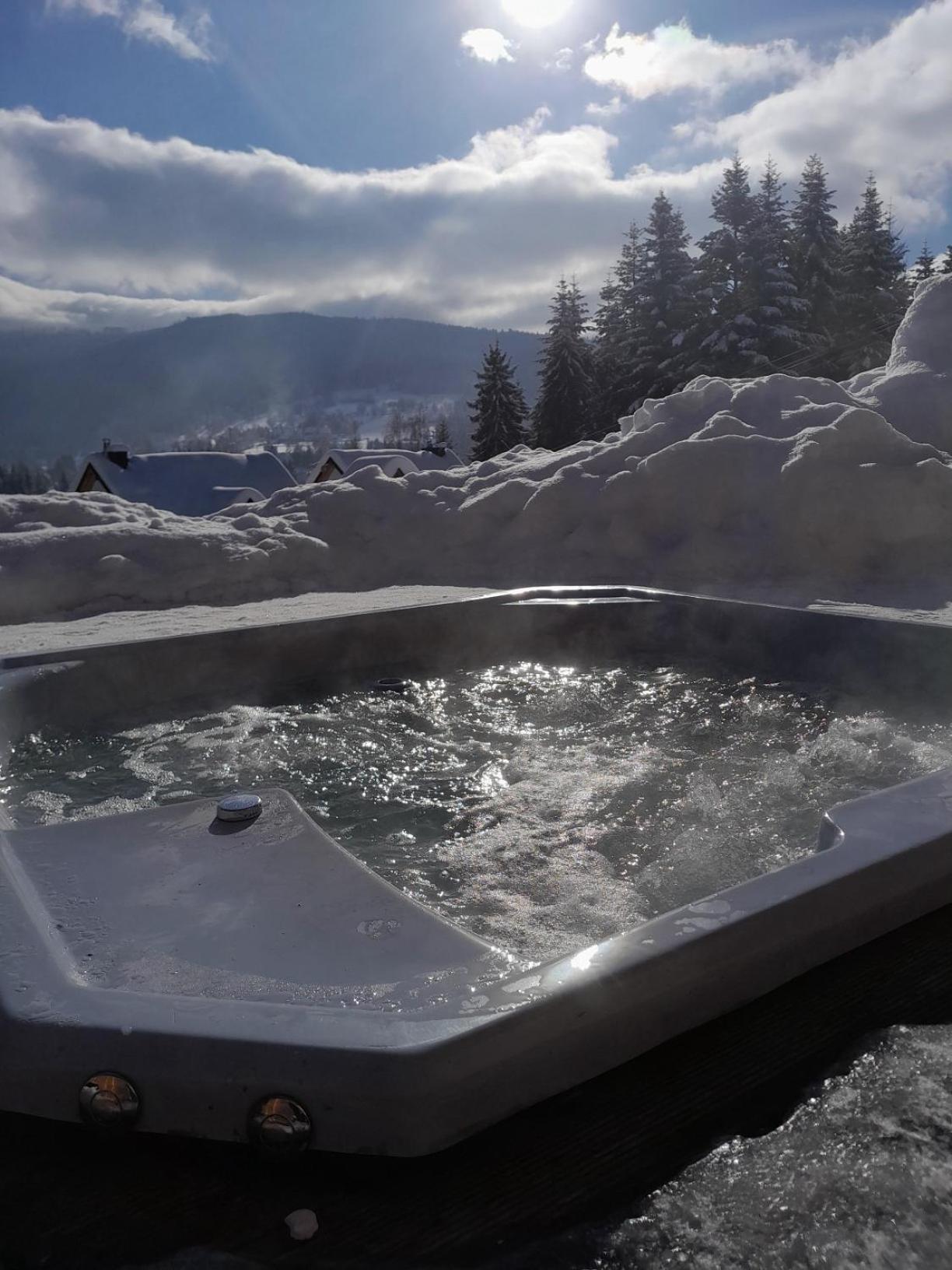Zawoja Nad Korona Z Jacuzzi Villa Bagian luar foto